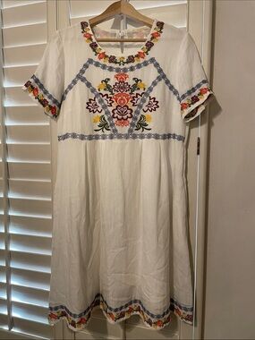 Girls' White Embroidered Floral Casual Dress